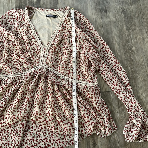 NASTY GAL LONGSLEEVE FLOWY FLORAL BLOUSE - Picture 10 of 13